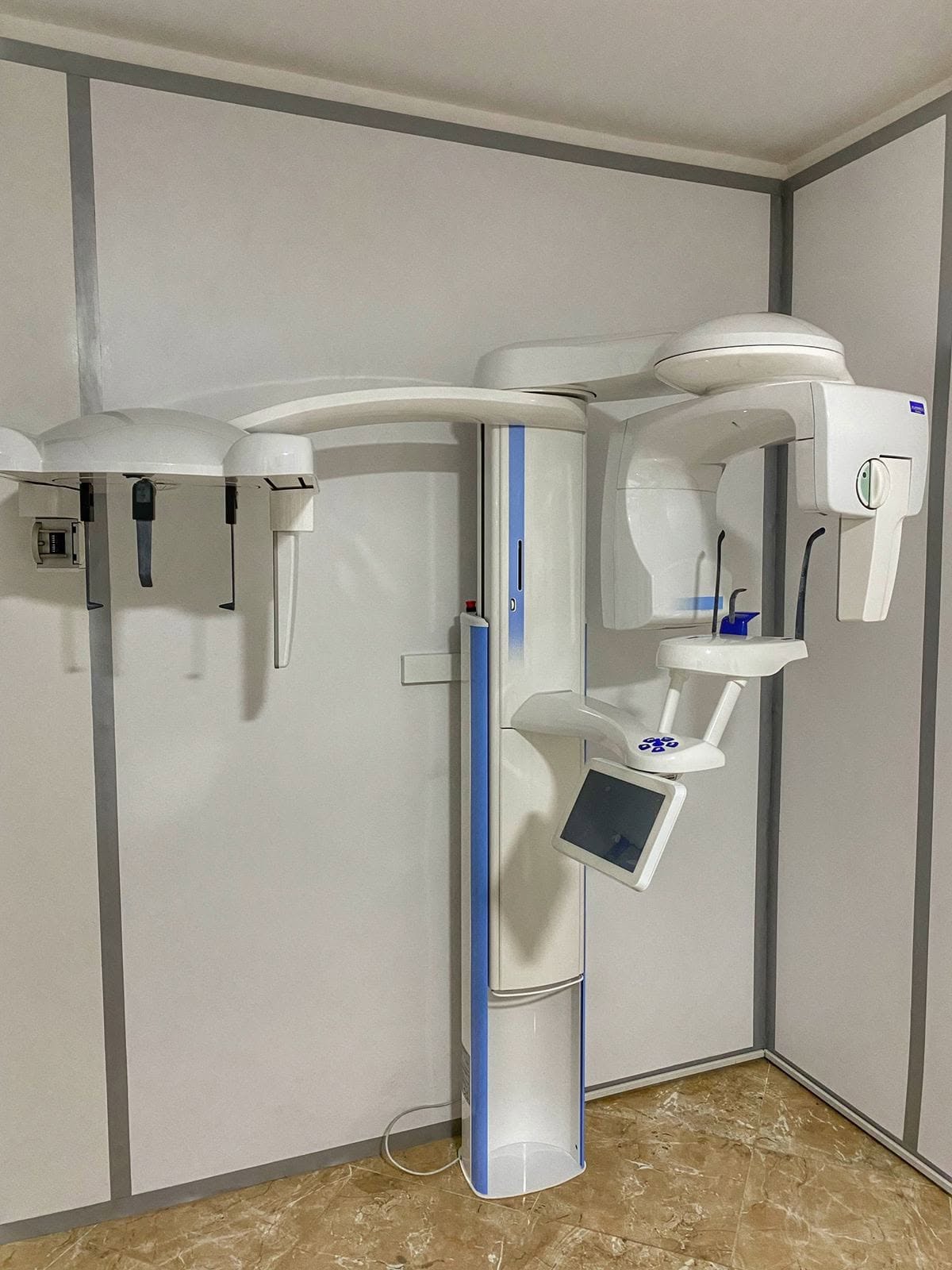 Appareil de panoramique dentaire du Centre Kiss De Radiologie